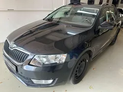 Schwarz Gebraucht 2014 Skoda Octavia Ambition Kombi | 7.890 € (Guter Preis)