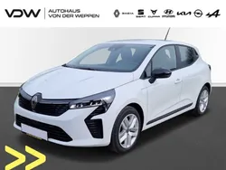 Weiß Neu 2024 Renault Clio V Evolution Limousine | 17.280 € (Guter Preis)