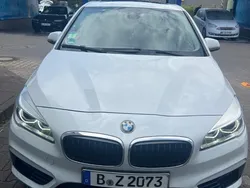 Weiß Gebraucht 2015 BMW 218 Sport Line Kombi | 10.999 € (Fairer Preis)
