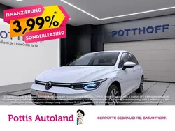 Weiss Gebraucht 2021 VW Golf VIII Style Limousine | 20.777 € (Fairer Preis)