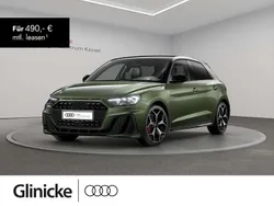 Distriktgrün metallic Neu 2025 Audi A1 Sportback S-Line Kleinwagen | 37.990 € (Etwas zu teuer)