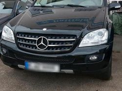 Schwarz Gebraucht 2007 Mercedes ML420 SUV | 8.900 €