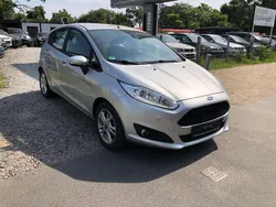 Silber Gebraucht 2017 Ford Fiesta Celebration Kleinwagen | 9.790 € (Fairer Preis)