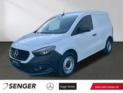 Weiß Gebraucht 2023 Mercedes Citan 112 Van / Kleinbus | 20.052 € (Guter Preis)