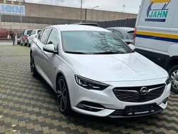 Weiß Gebraucht 2017 Opel Insignia OPC Limousine | 20.800 € (Fairer Preis)