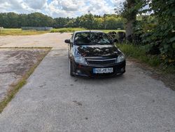 Schwarz Gebraucht 2005 Opel Tigra Cabrio | 2.499 € (Fairer Preis)