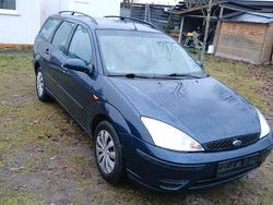 Blau Gebraucht 2004 Ford Focus Kombi | 799 € (Guter Preis)