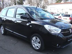 Schwarz Gebraucht 2017 Dacia Lodgy Lauréate Van / Kleinbus | 4.990 € (Superpreis)