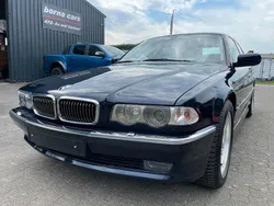 Blau Gebraucht 2001 BMW 740 Limousine | 16.200 €