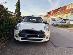 Weiß Gebraucht 2015 Mini ONE Kleinwagen | 9.500 € (Etwas zu teuer)
