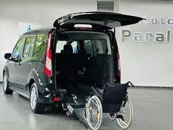 Schwarz Gebraucht 2019 Ford Tourneo Titanium Van / Kleinbus | 36.950 €