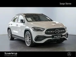 Weiß digitalweiß Gebraucht 2022 Mercedes GLA200 AMG SUV | 37.620 € (Fairer Preis)