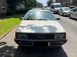 Weiß Gebraucht 1986 Audi 100 Limousine | 12.000 €