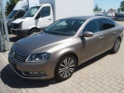 Braun Gebraucht 2011 VW Passat Comfortline Limousine | 6.460 € (Guter Preis)
