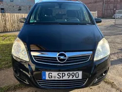 Schwarz Gebraucht 2009 Opel Zafira Family Van / Kleinbus | 3.600 € (Fairer Preis)