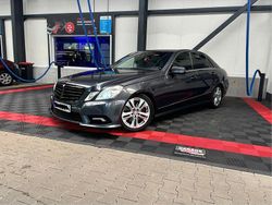 Grau Gebraucht 2011 Mercedes E300 AMG line Limousine | 9.700 € (Fairer Preis)