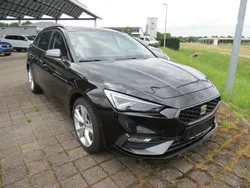 Schwarz Gebraucht 2024 Seat Leon FR-Line Limousine | 29.900 € (Etwas zu teuer)