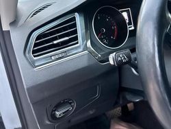 Weiß Gebraucht 2018 VW Tiguan SUV | 22.900 € (Etwas zu teuer)
