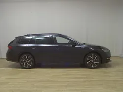 Schwarz Gebraucht 2023 Skoda Octavia SportLine Kombi | 20.980 € (Fairer Preis)