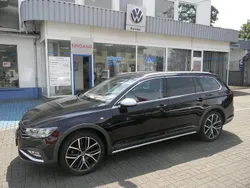 Schwarz Gebraucht 2022 VW Passat Alltrack Kombi | 33.998 € (Fairer Preis)
