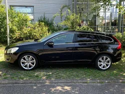 Schwarz Gebraucht 2011 Volvo V60 Summum Kombi | 7.200 € (Etwas zu teuer)