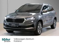 Graphitegrau metallic Gebraucht 2025 Skoda Karoq Drive SUV | 39.890 € (Fairer Preis)