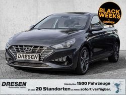 Grau Gebraucht 2023 Hyundai i30 Trend Limousine | 17.450 € (Fairer Preis)
