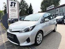 Silber Gebraucht 2013 Toyota Yaris Hybrid Life Kleinwagen | 8.700 € (Teuer)