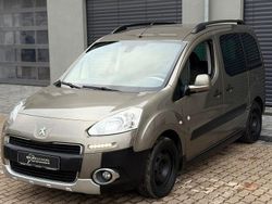 Gold Gebraucht 2015 Peugeot Partner Van / Kleinbus | 7.790 € (Teuer)