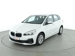 Weiß Gebraucht 2019 BMW 218 Active Tourer Advantage Van / Kleinbus | 18.990 € (Fairer Preis)