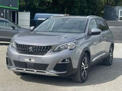 Grau Gebraucht 2020 Peugeot 5008 Allure Van / Kleinbus | 13.500 € (Superpreis)