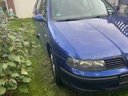Blau Gebraucht 2003 Seat Leon Limousine | 900 €