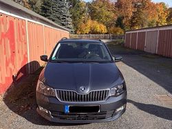 Grau Gebraucht 2015 Skoda Fabia Kleinwagen | 9.990 € (Guter Preis)
