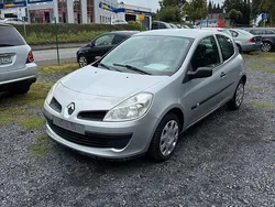 Grau Gebraucht 2007 Renault Clio III Limousine | 1.999 € (Guter Preis)