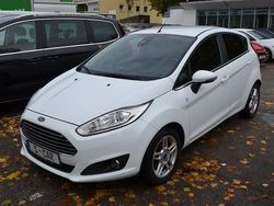 Weiß Gebraucht 2014 Ford Fiesta Titanium Limousine | 5.900 €