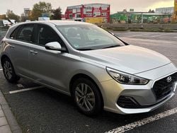 Silber Gebraucht 2020 Hyundai i30 Trend Limousine | 13.500 € (Guter Preis)