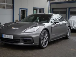 Grau Gebraucht 2016 Porsche Panamera 4S Limousine | 69.000 €