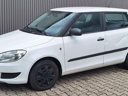 Weiß Gebraucht 2013 Skoda Fabia Limousine | 1.800 € (Superpreis)