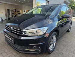 Schwarz Gebraucht 2023 VW Touran Comfortline Van / Kleinbus | 30.900 € (Fairer Preis)