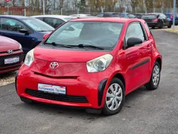 Rot Gebraucht 2010 Toyota iQ Basis Kleinwagen | 4.950 € (Fairer Preis)