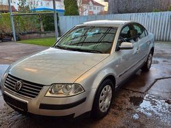 Silber Gebraucht 2001 VW Passat Comfortline Limousine | 2.500 € (Fairer Preis)