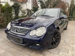 Blau Gebraucht 2007 Mercedes CL200 Coupé | 3.990 €