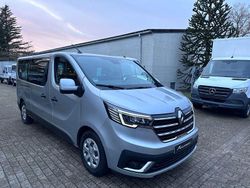 Silber Gebraucht 2022 Renault Trafic Life Van / Kleinbus | 23.900 € (Superpreis)