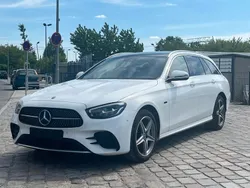 Weiß Gebraucht 2021 Mercedes E300 AMG line Limousine | 29.950 € (Guter Preis)