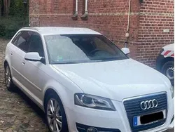Weiß Gebraucht 2011 Audi A3 Ambition Limousine | 10.299 €
