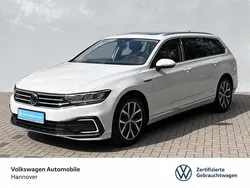 Pure white Gebraucht 2021 VW Passat GTE Kombi | 22.680 € (Guter Preis)