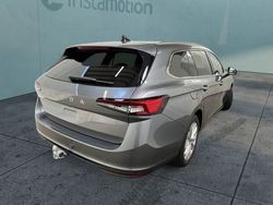 Grau Gebraucht 2024 Skoda Superb Selection Kombi | 37.090 € (Fairer Preis)