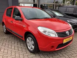 Rot Gebraucht 2011 Dacia Sandero Kleinwagen | 3.000 € (Fairer Preis)