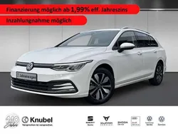 Weiss Gebraucht 2024 VW Golf VIII Move Kombi | 25.400 € (Fairer Preis)