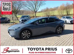 Grau Gebraucht 2023 Toyota Prius Plug-in Hybrid Executive Kleinwagen | 42.490 € (Teuer)